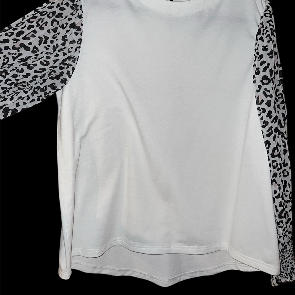 Leopard Print Sleeve White Top